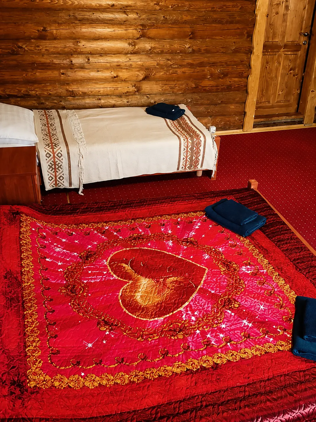 Спальня, інший ракурс